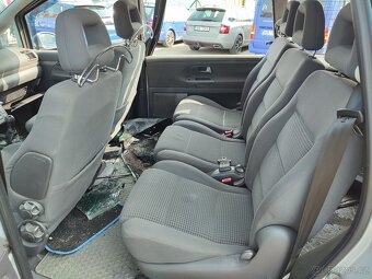 VW Sharan č. 23838 - 7