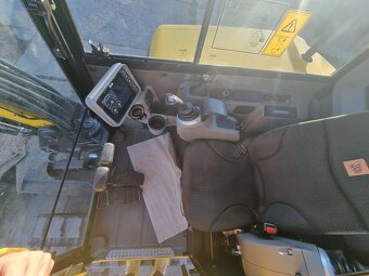 JCB 57C - 4 válec , otočná hlava, klima, natáčení radlička - 7