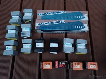 Retro nové zásobníky na diapozitivy a kinofilm. - 7