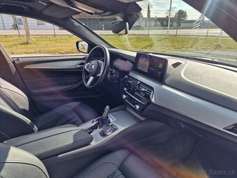 Prodám — SLEVA — BMW 530i,M Sport , 2021, HUP, PANO, LASER - 7