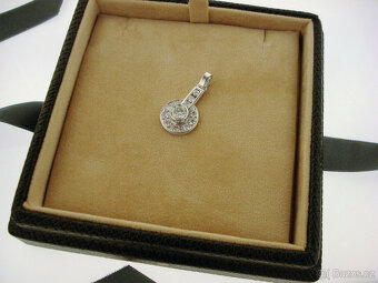 TOP přívěsek 750 zlatých 1 + 11 diamantů celkem cca. 1,85 ct - 7