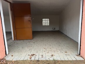 Prodám/pronajmu dvě propojené garáže v Rokycanech - 7