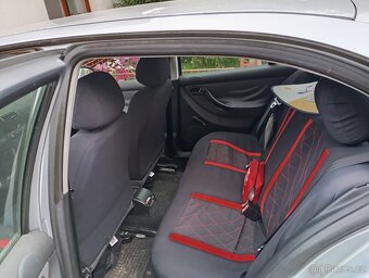 Seat Leon 1,6 - 7