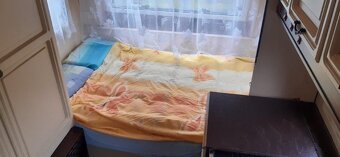 Karavan Hobby 450 na pevné stání - 7