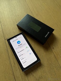 Samsung Galaxy S23 256GB zelený - 7