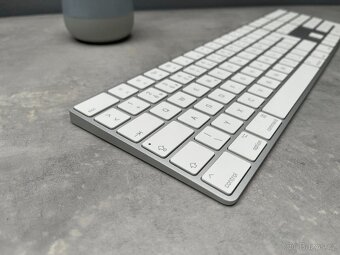Apple Magic Keyboard s číselnou klávesnicí - česká A1843 - 7