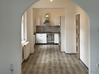 Pronájem atypického bytu 3+1, 95 m2, garáž, zahrada, Dubí - 7
