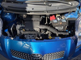 Toyota Yaris 1,3i - 7