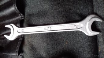 BMW X3 E83 2.0d Xdrive rok 2008 originální nářadí tažné oko - 7