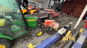 John Deere x949 s vytápěnou kabinou - 7