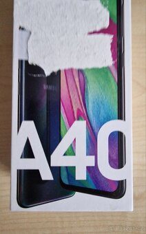 Samsung Galaxy A40 - velmi dobrý stav - 7