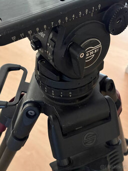 Sachtler Video 20 S1 Fluid Head s karbonovým stativem a stře - 7