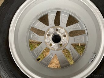 Originál alu kola Fabia 5.5jx15 et40 5x100 + pneu 185/65R15 - 7
