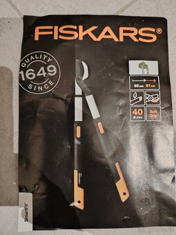 Nové Fiskars Smartfit Teleskopické nůžky na větve L86. - 7