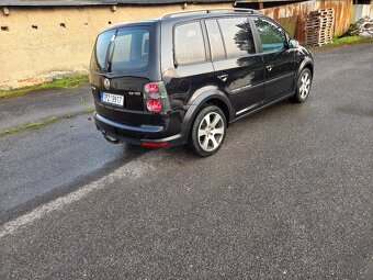 Prodám touran cross 2.0tdi 103kw perfektním technickým stavu - 7
