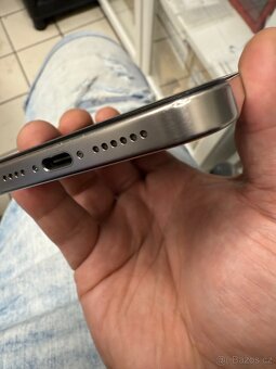 Prodávám iPhone 15 Pro Max 256 GB Přírodní titan - 7