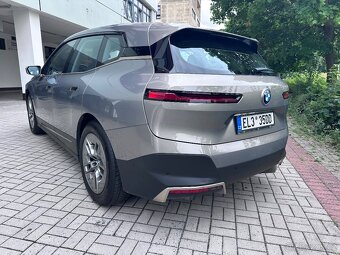 BMW iX 40 - 7