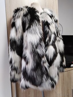 Kožíšková bunda kabátek S 36 značka F&F - 7