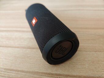 Podám reproduktor JBL - 7