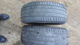 Prodám letní pneu 215/50/R17 - 7