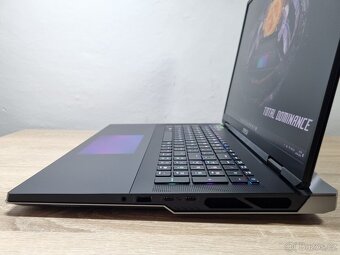 18" 4K_MSI TITAN 18 HX_i9-14900HX_64GB_4TB_RTX 4080 12GB - 7
