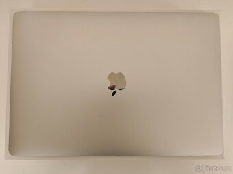 MacBook Pro 15 2017 | i7 • 16GB • 512GB - 7
