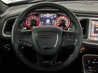 Dodge Challenger Scat Pack - 7