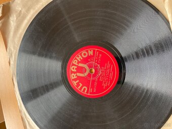 VINYLOVÉ DESKY - 7