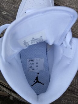 Nike Jordan bílé - 7