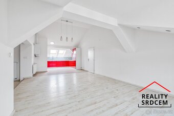 Pronájem podkrovního bytu 3+kk s šatnou, Náměstí, Paskov - 7