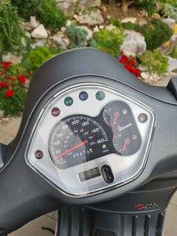 Vespa 300 GTS - 7