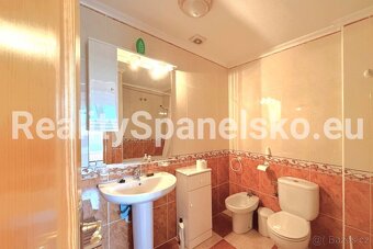 byt 3+1 s balkonem a střešní terasou 99.900EUR ŠPANĚLSKO - 7