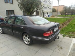Mercedes-Benz Třídy E 270 CDI - 7