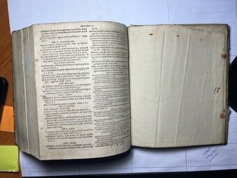 Staré knihy, rok vydání 1677 a 1682 - 7