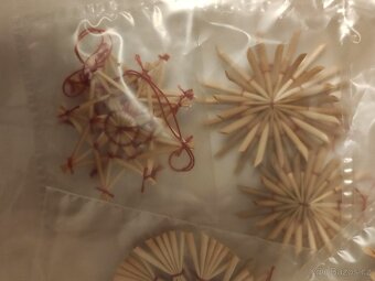 vánoční ozdoby slaměné balíček 14 ks 70,- Kč - 7