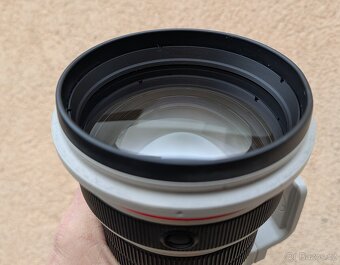 Canon EF 200mm F2 - 7