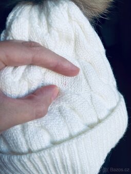 Dětská zimní čepice s pravou bambulí – pro holčičku - 7