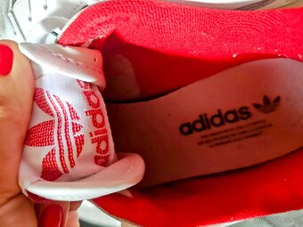 Adidas dámské tenisky - 7