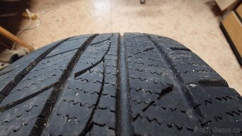 Prodám pneu 235/65/17 - 7