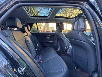 Mercedes-Benz C 220d AMG Line 4 Matic I.majitel 29.tis km - 7