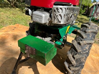 Jednoosý traktor ROBOT + bohaté příslušenství - 7