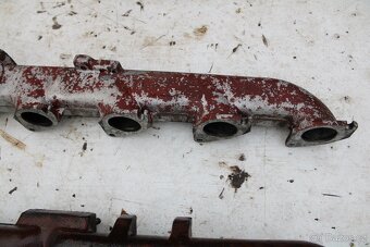 Zetor 16145 turbo svody motoru výfukové a sací - 7
