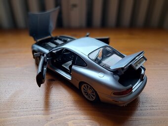 Model auta Aston Martin DB7 VANTAGE V12, 1:18 - 7
