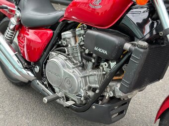 Honda VF 750 Super Magna (1987) - 7