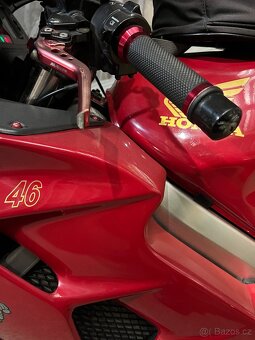 Honda VFR 800 RC46 - 7