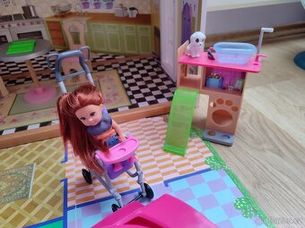 Domeček pro panenky Barbie a příslušenství - 7