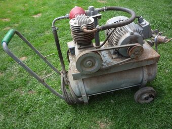 prodám kompresor, různé svěráky, kladky...a další nářadí - v - 7