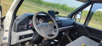 Volkswagen LT 35 2.5 TDI (66 kW), 6 míst - 7