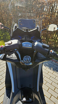 Prodám KYMCO AK 550i - sportovně-cestovní maxiskútr - 7