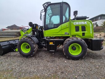 Nádherný nakladač 4x4 .vytápění. - 7